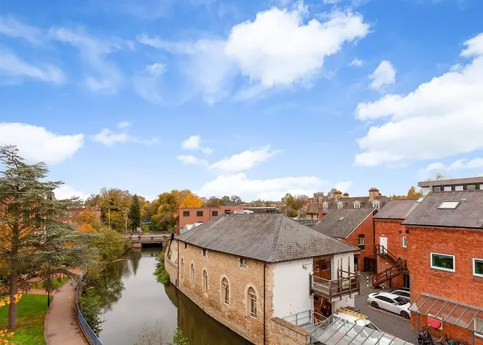 Apartment In The Heart Of The City Centre, Live Like A Local