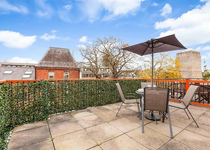 Apartment In The Heart Of The City Centre, Live Like A Local