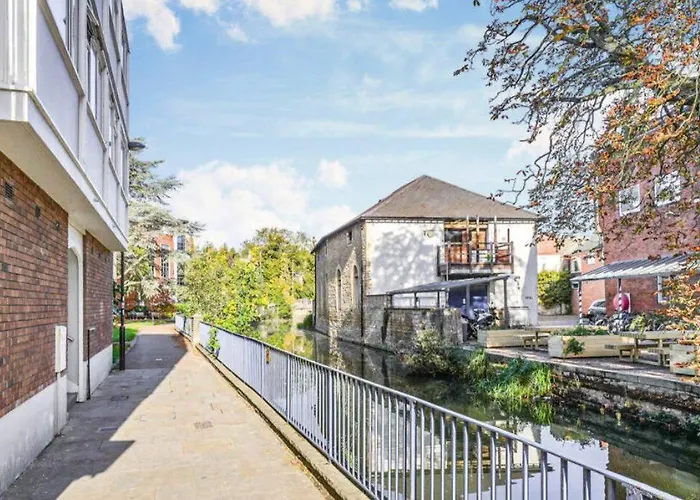 Apartment In The Heart Of The City Centre, Live Like A Local