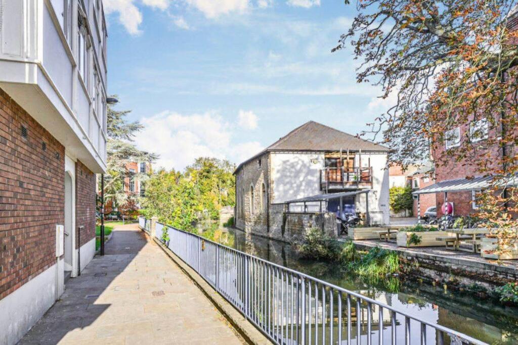 Apartment In The Heart Of The Centre, Live Like A Local *